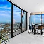 Ocean View Sub Penthouses - Circle On Cavill - Self Contained & Privately Managed