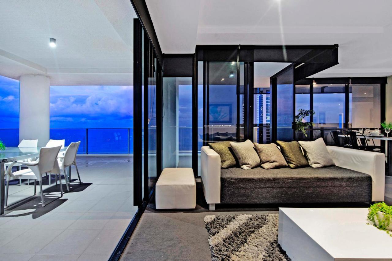 Ocean View Sub Penthouses - Circle On Cavill - Self Contained & Privately Managed Apartment *