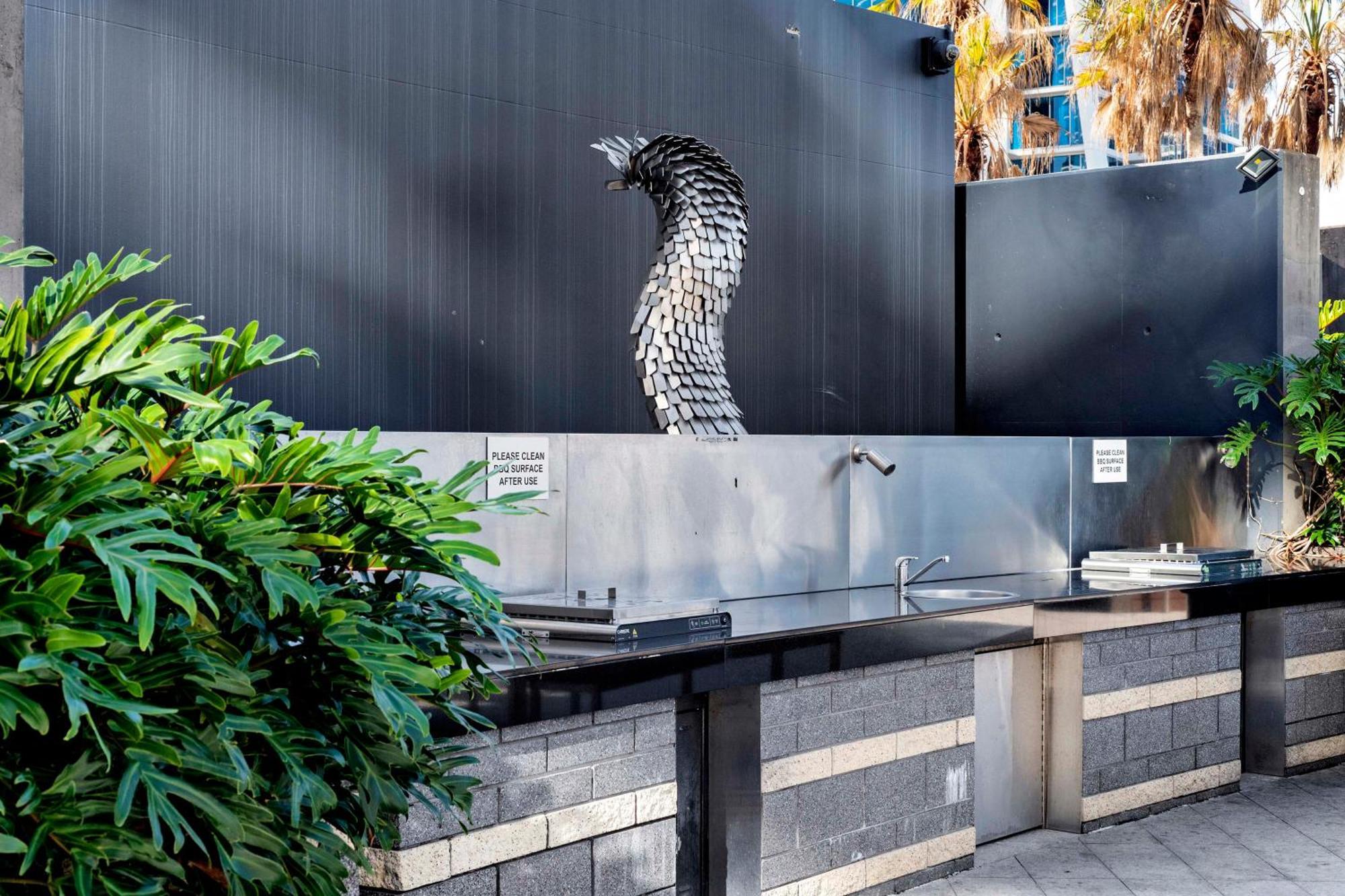 Apartment Ocean View Sub Penthouses - Circle On Cavill - Self Contained & Privately Managed *