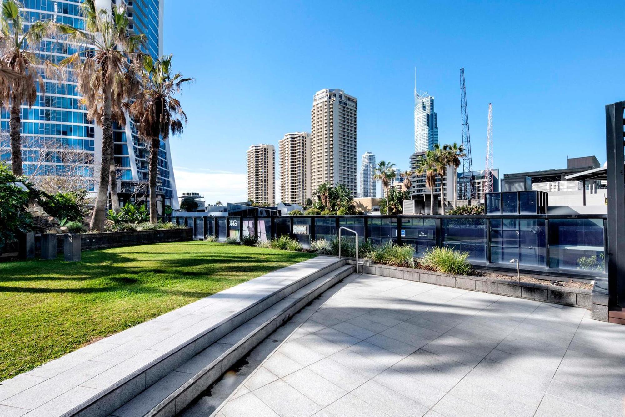 Ocean View Sub Penthouses - Circle On Cavill - Self Contained & Privately Managed Apartment