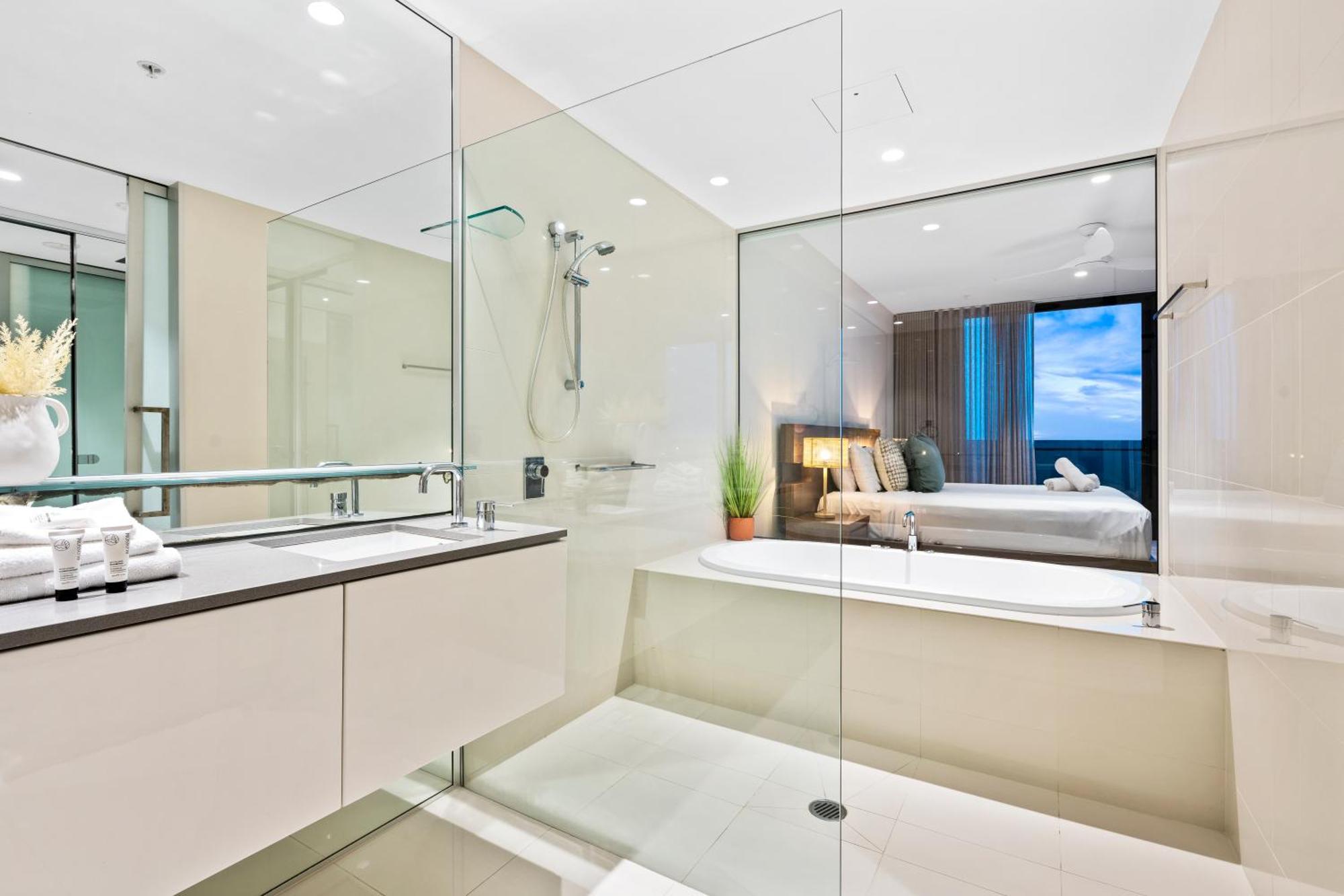 Ocean View Sub Penthouses - Circle On Cavill - Self Contained & Privately Managed * Gold Coast