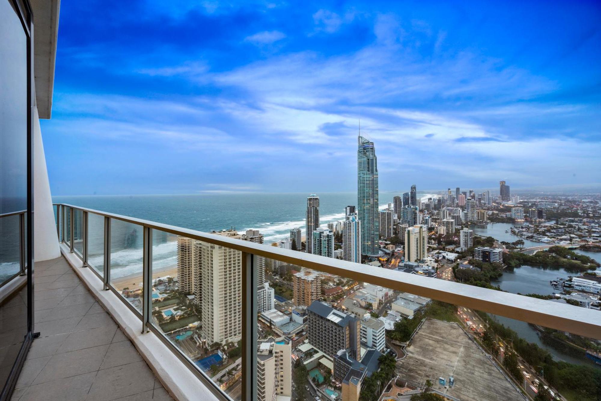 Apartment Ocean View Sub Penthouses - Circle On Cavill - Self Contained & Privately Managed